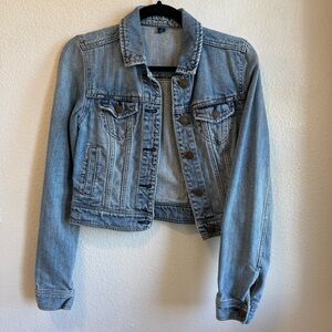 American Eagle AE light/medium wash distressed denim jacket Size Small